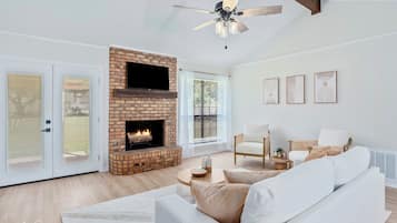 TV, fireplace