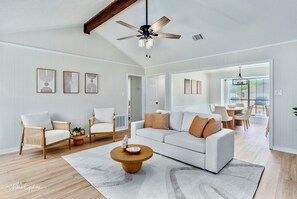 Televisie en een open haard