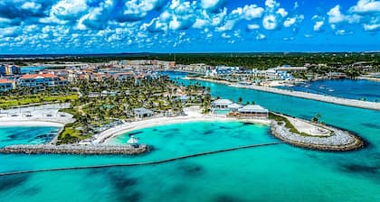 Luxury Villa, Cap Cana: Family-Friendly, Pool, Terrace -Spa, Golf & Beach Access