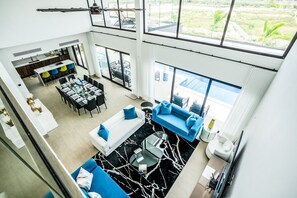 Smart TV, table tennis, stereo