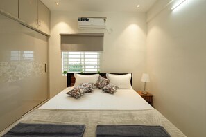 1 bedroom, iron/ironing board, WiFi, bed sheets