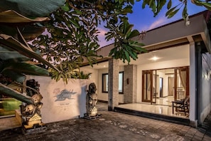 Vila, 1 quarto, vista para a piscina | Terraço/pátio
