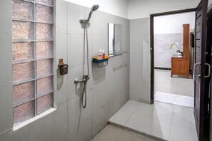 Superior Villa, 2 Bedrooms, Pool View | Bathroom - Pondok Arya Kuta Villas by Kamara (Kuta)