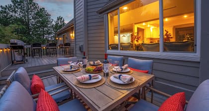 7k sq/ft! Gym, Theatre, Hot Tub, Sauna, Game Room, Golf, Sleeps 28 - Family Fun!