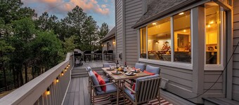 7k sq/ft! Gym, Theatre, Hot Tub, Sauna, Game Room, Golf, Sleeps 28 - Family Fun!