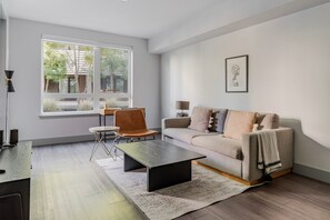 Fernseher, Stereoanlage