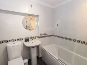 Shower - Courtyard Cottage (Ambleside)