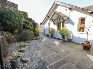 Property grounds - Courtyard Cottage (Ambleside)