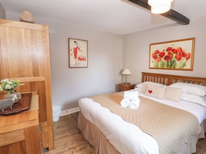 2 bedrooms, individually decorated, individually furnished, free WiFi
