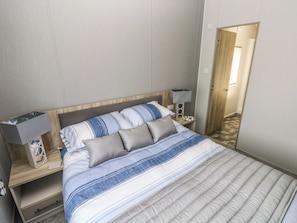 3 habitaciones, decoración personalizada y muebles diferentes