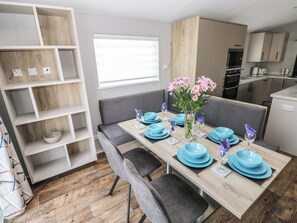 Dining - 69 The Paddocks (Carmarthen)