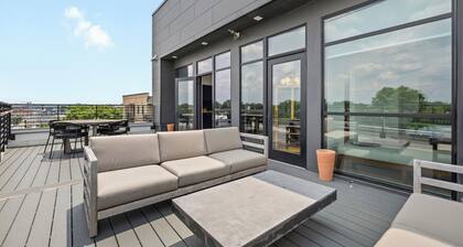 8 Min to Broadway-Rooftop Patio w City Views-Walkable