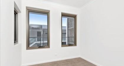 Convenient apartment at heart city