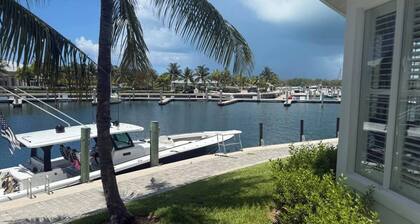 Luxury 609 in Bimini
