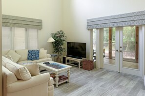 Télévision, cheminée