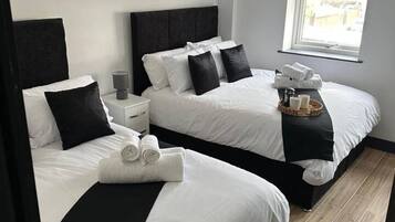 1 bedroom, iron/ironing board, travel cot, free WiFi