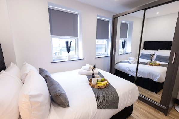 Iron/ironing board, travel cot, free WiFi, bed sheets