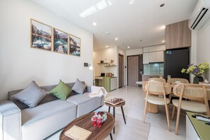 Living area - LA Nest 1bed with pool view big deal (ho chi minh)