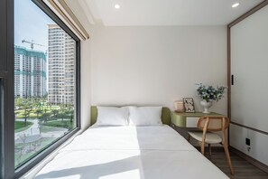 Blackout drapes, iron/ironing board, free WiFi - LA Nest 1bed with pool view big deal (ho chi minh)