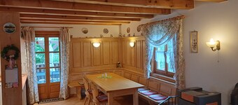 Maison en bois avec terrasse en ForĂȘt bavaroise