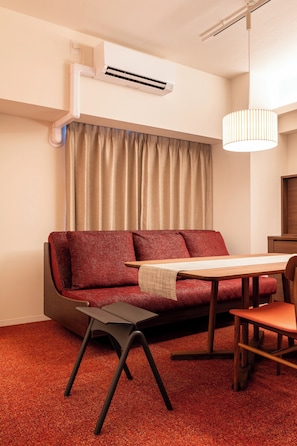 Superior Twin Room | In-room dining