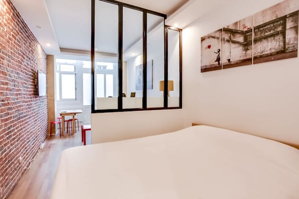 1 habitación, wifi y ropa de cama