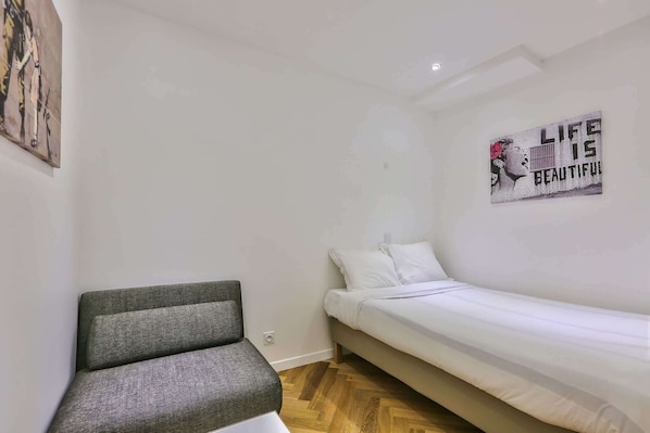 1 bedroom, WiFi, bed sheets