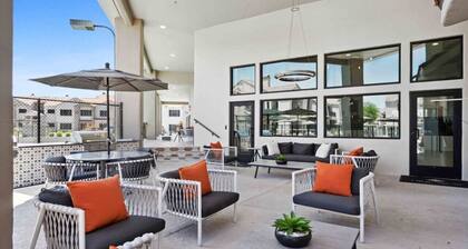 2BR Resort Living: Gym, Pool & Sports Courts!