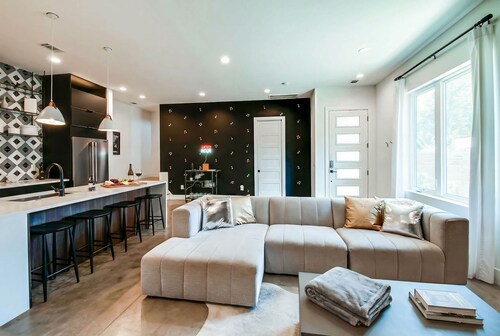 NEW 24 Guests 2 Rooftop Decks Near Downtown