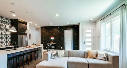 NEW 24 Guests 2 Rooftop Decks Near Downtown