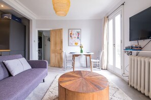 Apartment | 1 bedroom, desk, Internet