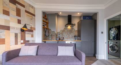 Host Stay Wakefield Apartment