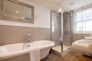 3 habitaciones y acceso a internet 