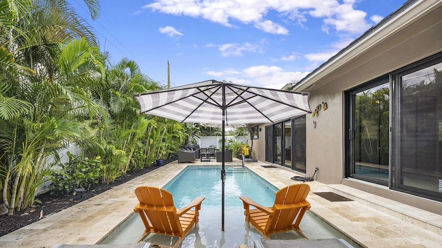 Relax in Luxury - 3 Bed 2 Bath Oasis With Pool