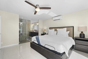 3 bedrooms - Relax in Luxury - 3 Bed 2 Bath Oasis With Pool (Oakland Park)