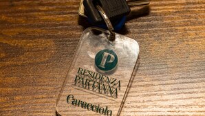 A keychain with a tag labeled "RESIDENZA PARCANA Caracciolo." - Caracciolo in Naples (Naples)
