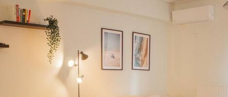 Apartment | 2 bedrooms, desk