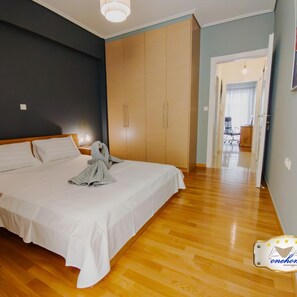 2 habitaciones y escritorio 