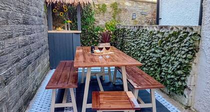 Happy Days Stays Ty Hapus