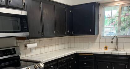 Wonderful 3-bedroom house with AC in charming Clovis