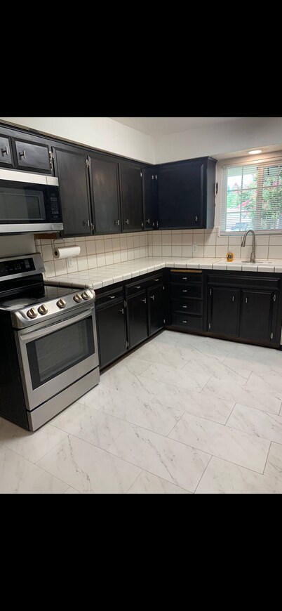 Family friendly home a short distance from Old town Clovis!