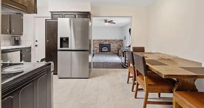 Family friendly home a short distance from Old town Clovis!