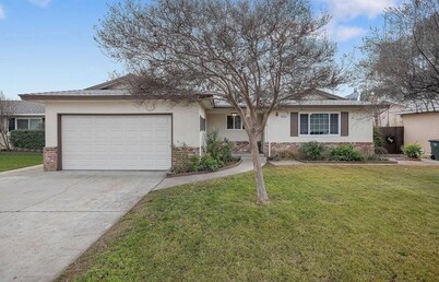 Family friendly home a short distance from Old town Clovis!