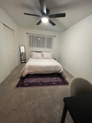 3 bedrooms, free WiFi, bed sheets - Family friendly home a short distance from Old town Clovis! (Clovis)