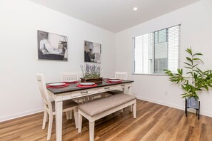 公寓 | 1 間臥室、網路服務