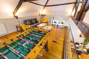 Apartment | 6 bedrooms - Host Stay The Old Meeting Hall (Holt)