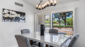 Apartment | 2 bedrooms, Internet