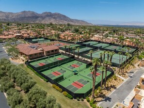 Apartment | 2 bedrooms, Internet - Desert Flower- Ironwood CC Condo Pool Spa (Palm Desert)