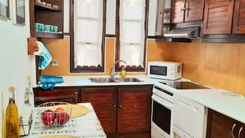 House, Smoking | 2 bedrooms