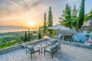 House - Onar Zin Seabliss - Mike Poolside Getaway (Xylokastro-Evrostina)